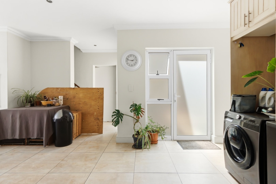 4 Bedroom Property for Sale in Harbour Island Western Cape